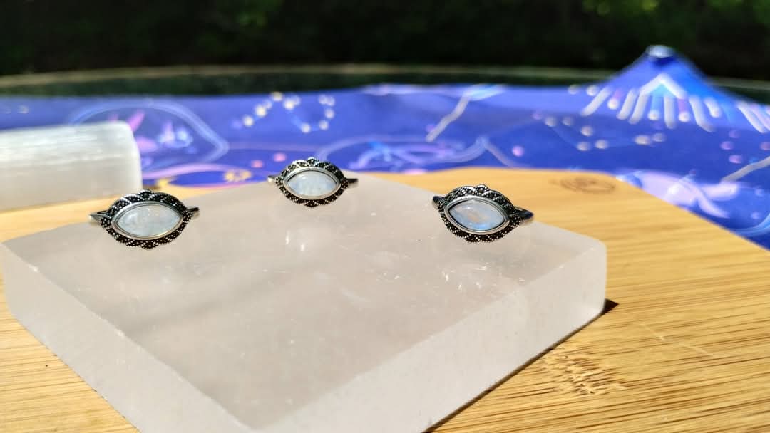 Moonstone ๐ Ring