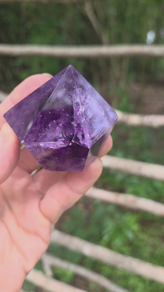 Amethyst Cupcake w/ BEAUTIFUL RAINBOWS!!!