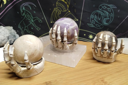 Skeleton Hand Sphere Holder