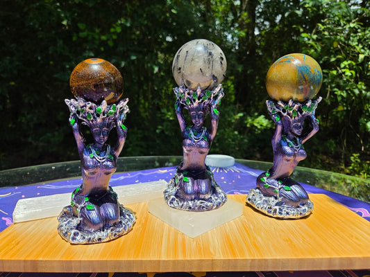 Earth 🌍 Goddess Sphere Holder
