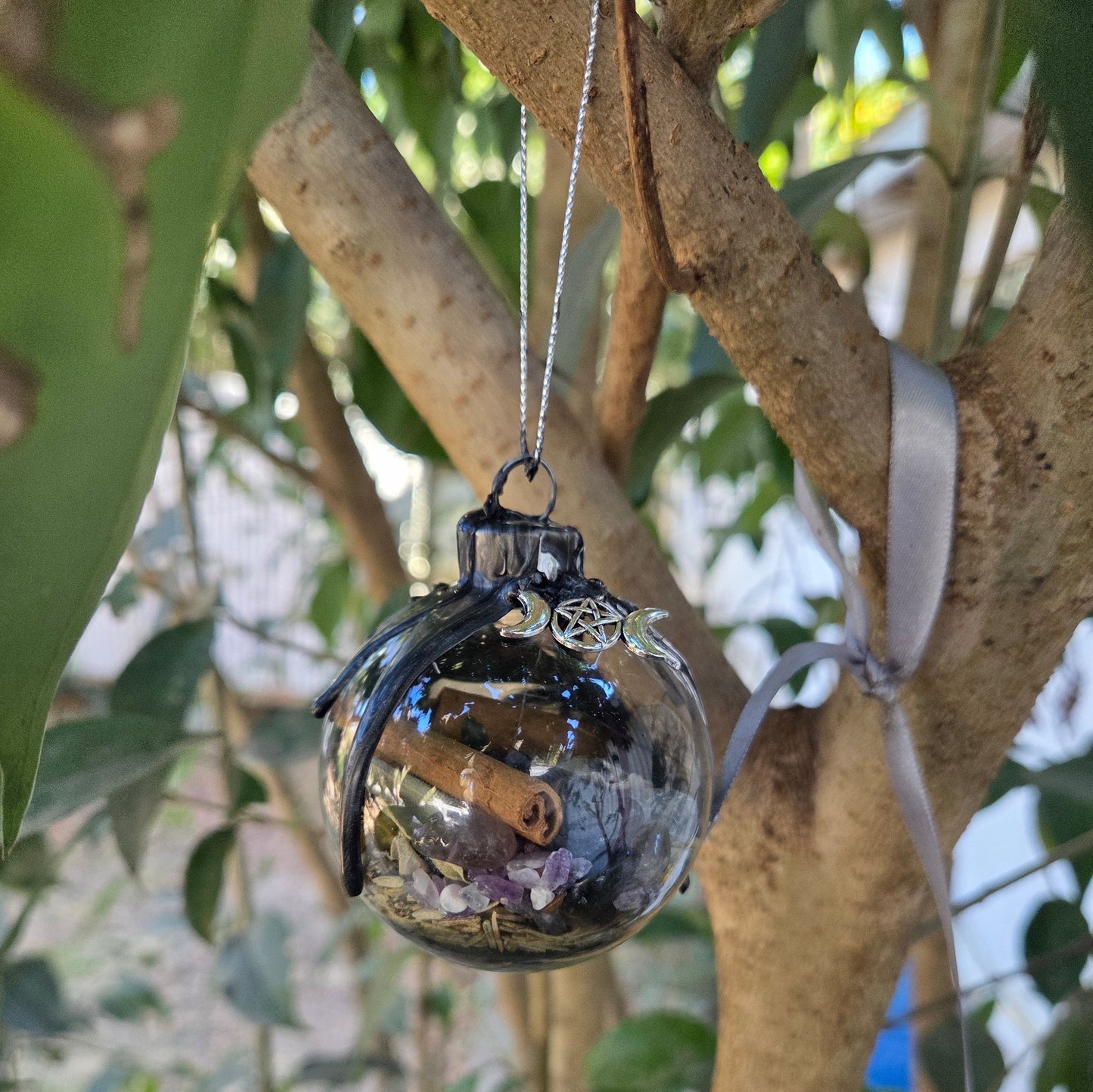 Protection Witches Ball 🛡